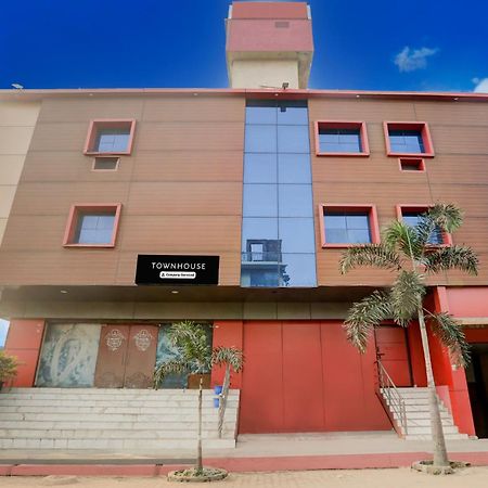 Super Townhouse Gida Near Rto Office Hotel Gorakhpur Buitenkant foto