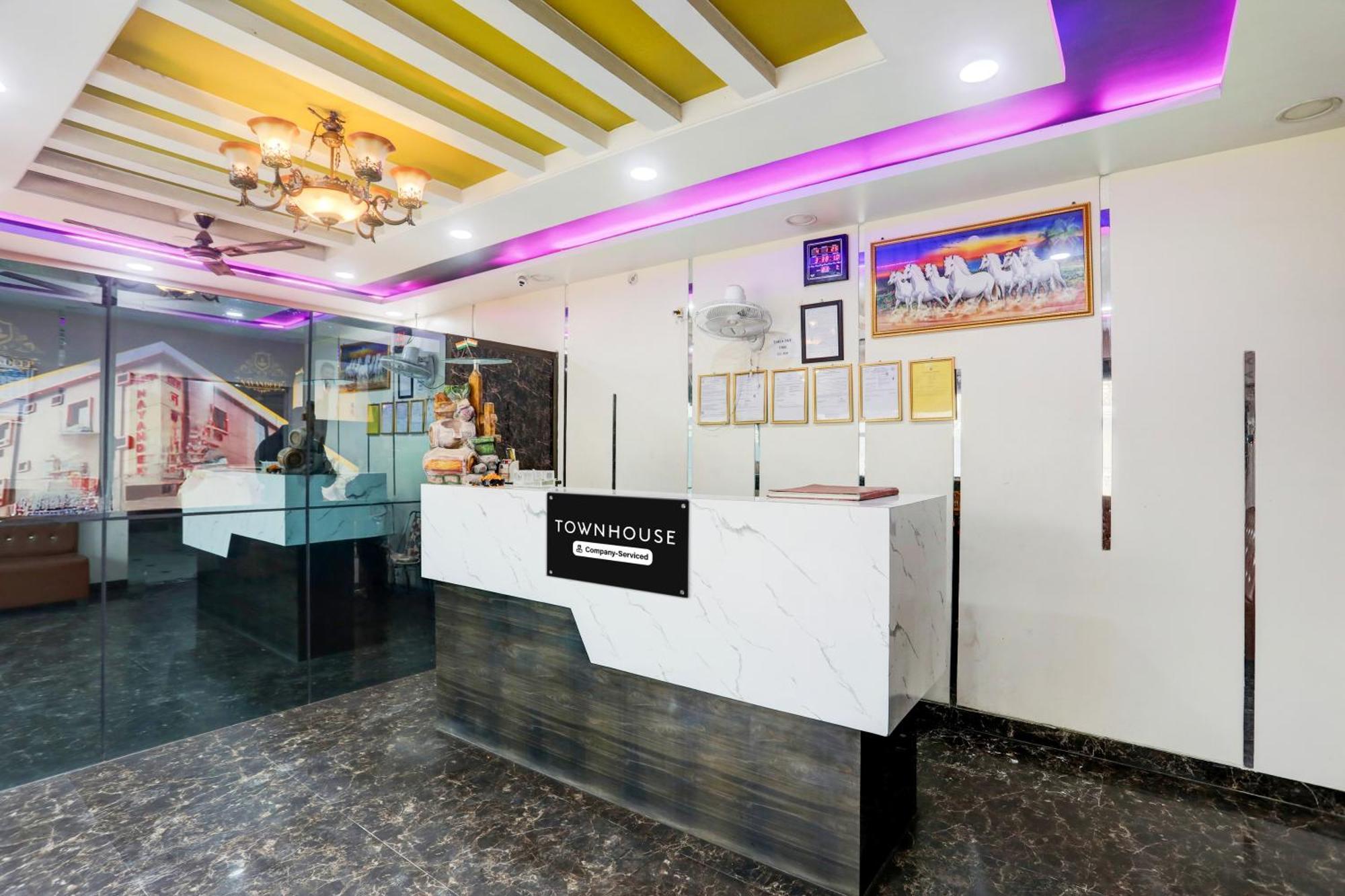 Super Townhouse Gida Near Rto Office Hotel Gorakhpur Buitenkant foto