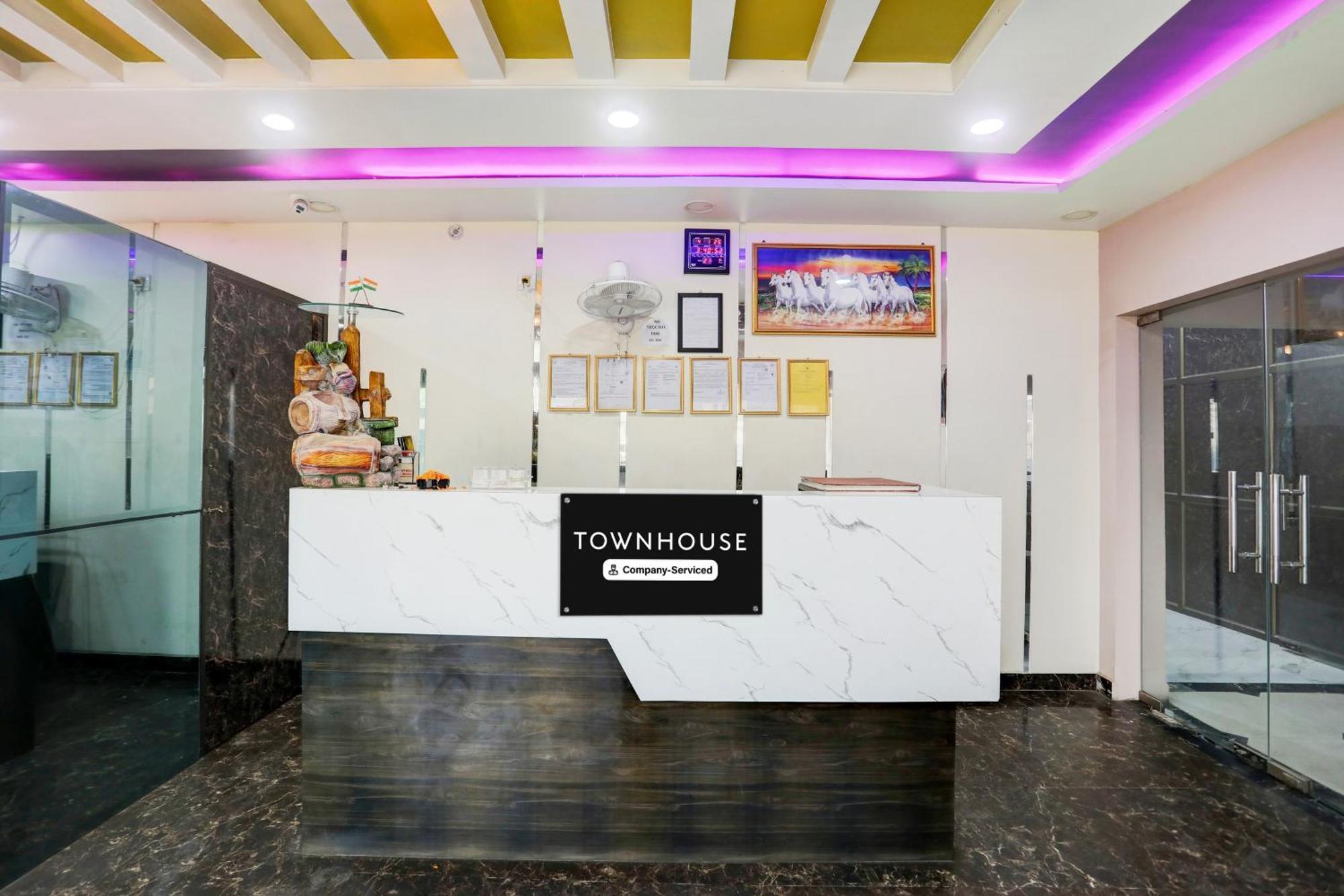 Super Townhouse Gida Near Rto Office Hotel Gorakhpur Buitenkant foto
