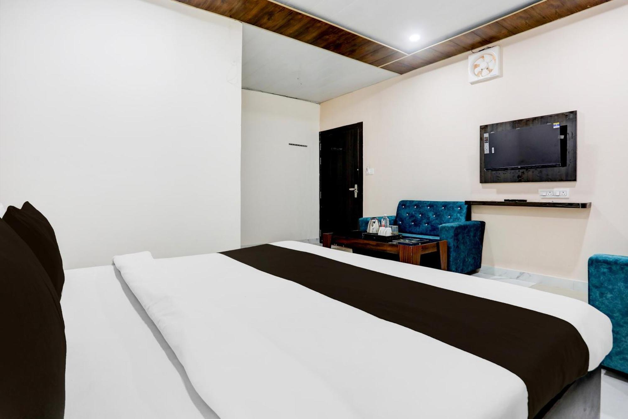 Super Townhouse Gida Near Rto Office Hotel Gorakhpur Buitenkant foto