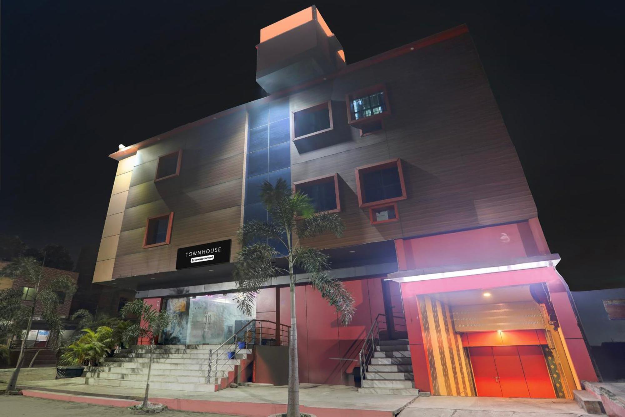 Super Townhouse Gida Near Rto Office Hotel Gorakhpur Buitenkant foto