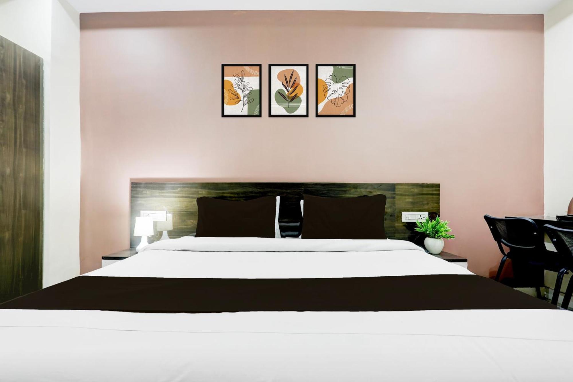 Super Townhouse Gida Near Rto Office Hotel Gorakhpur Buitenkant foto