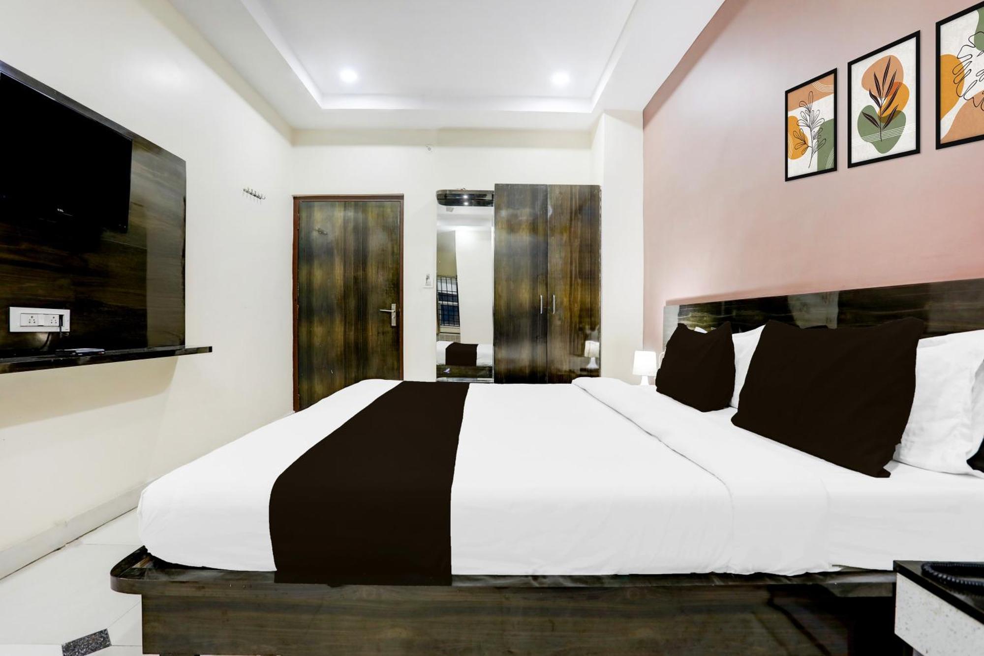 Super Townhouse Gida Near Rto Office Hotel Gorakhpur Buitenkant foto