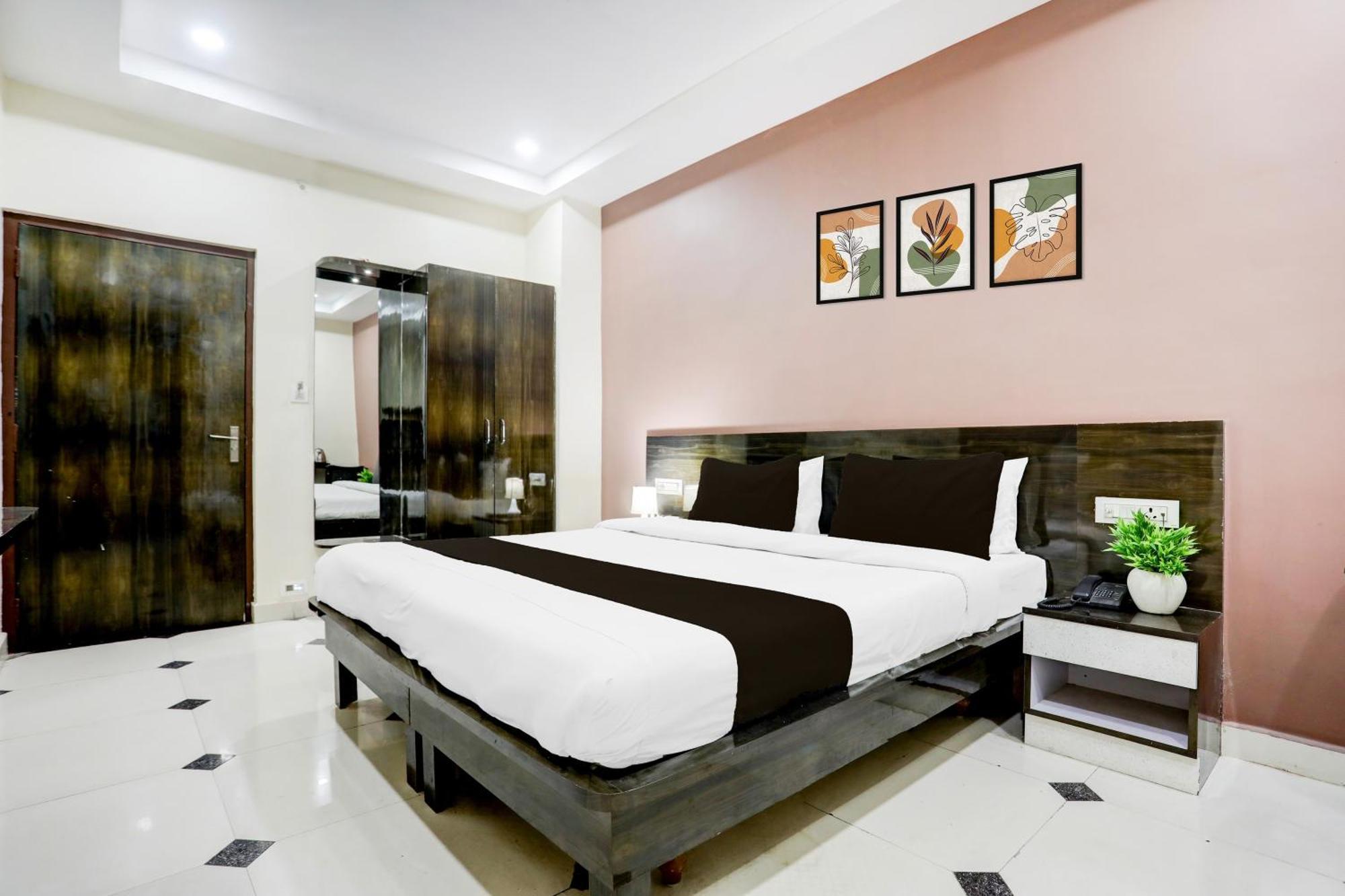 Super Townhouse Gida Near Rto Office Hotel Gorakhpur Buitenkant foto