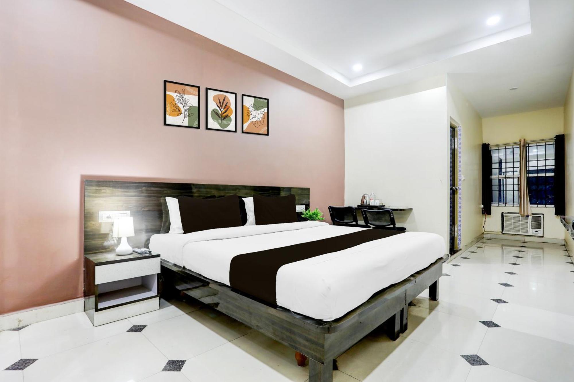 Super Townhouse Gida Near Rto Office Hotel Gorakhpur Buitenkant foto